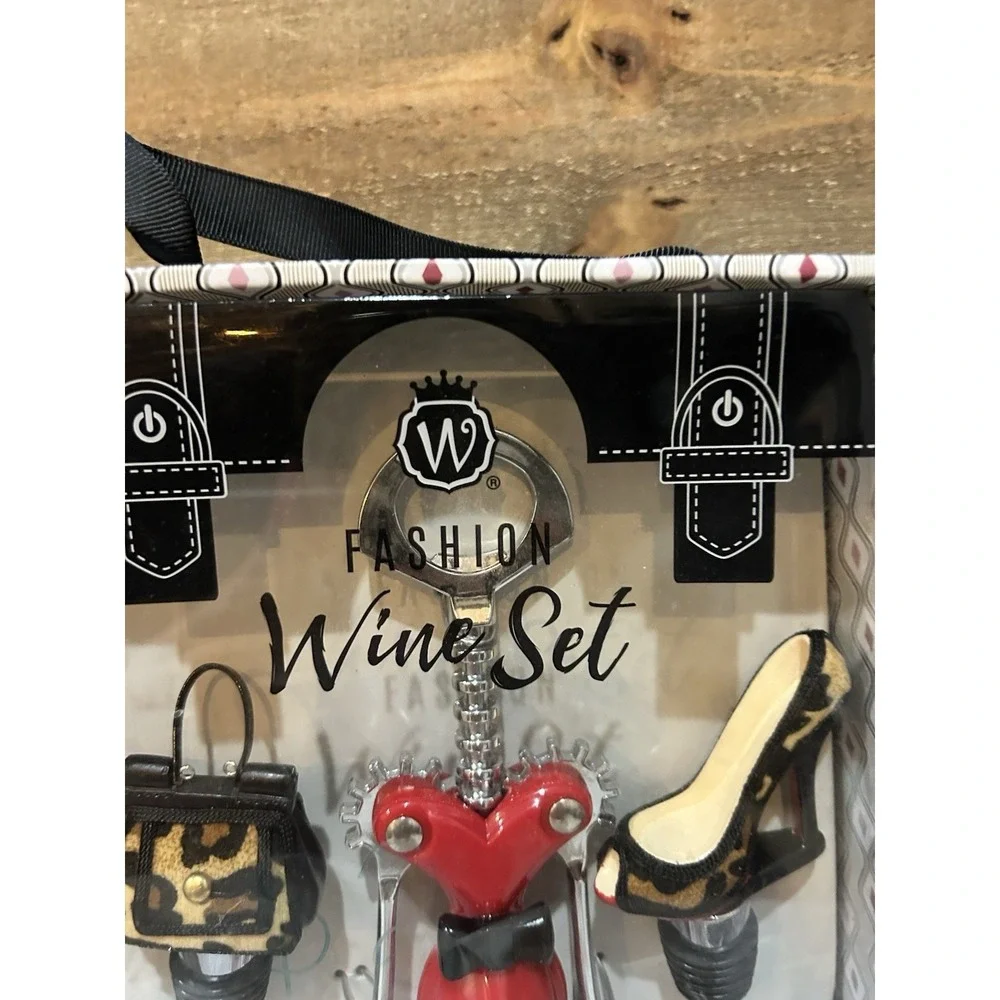 Wild Eye Design Fashion Wine 3 Piece Set, 1 Opener and 2 Stoppers NEW
